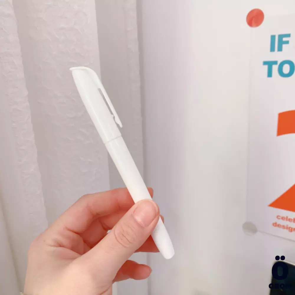White Mark Pen